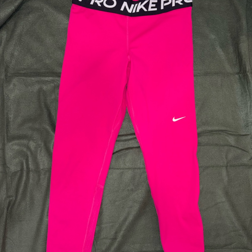 Nike Bright Pink Leggings Capris